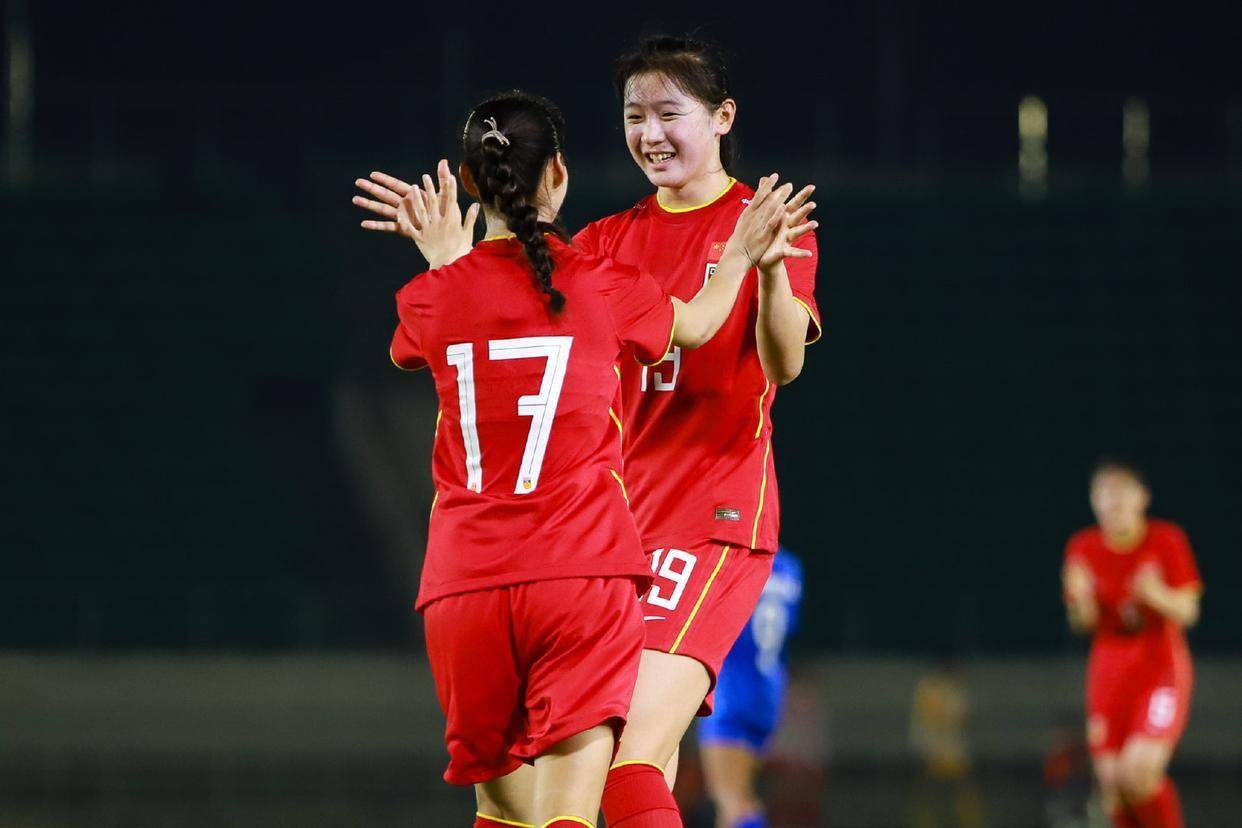挪威国家女子足球队表现英勇，击败实力强劲的对手的简单介绍